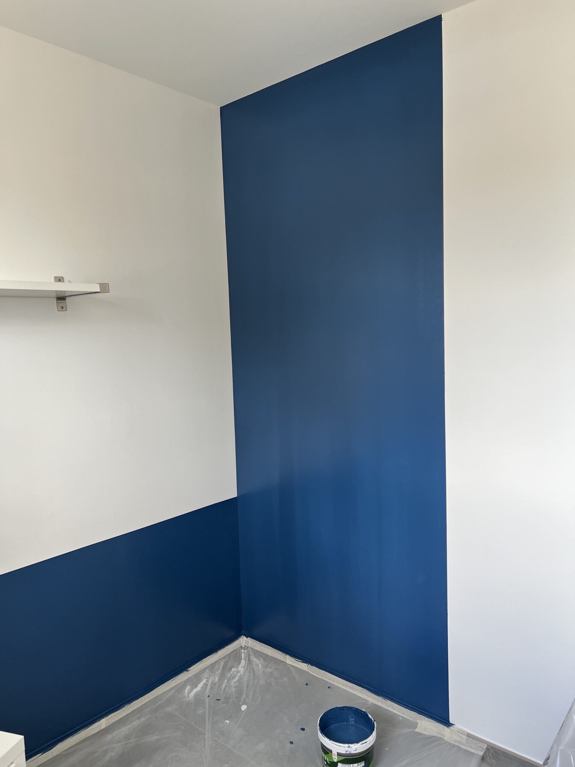 mur bleu